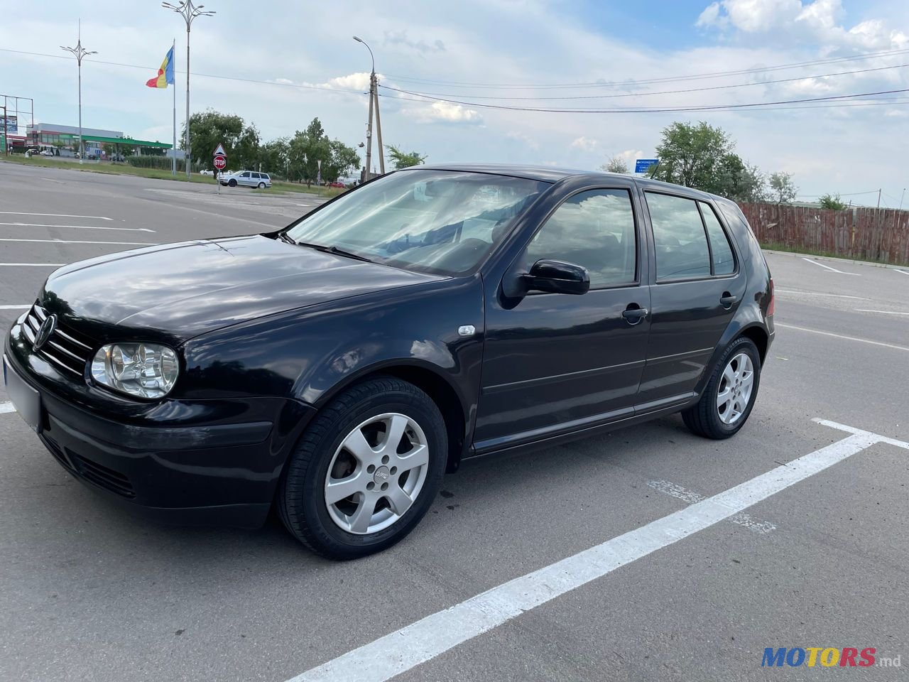 2003' Volkswagen Golf photo #1