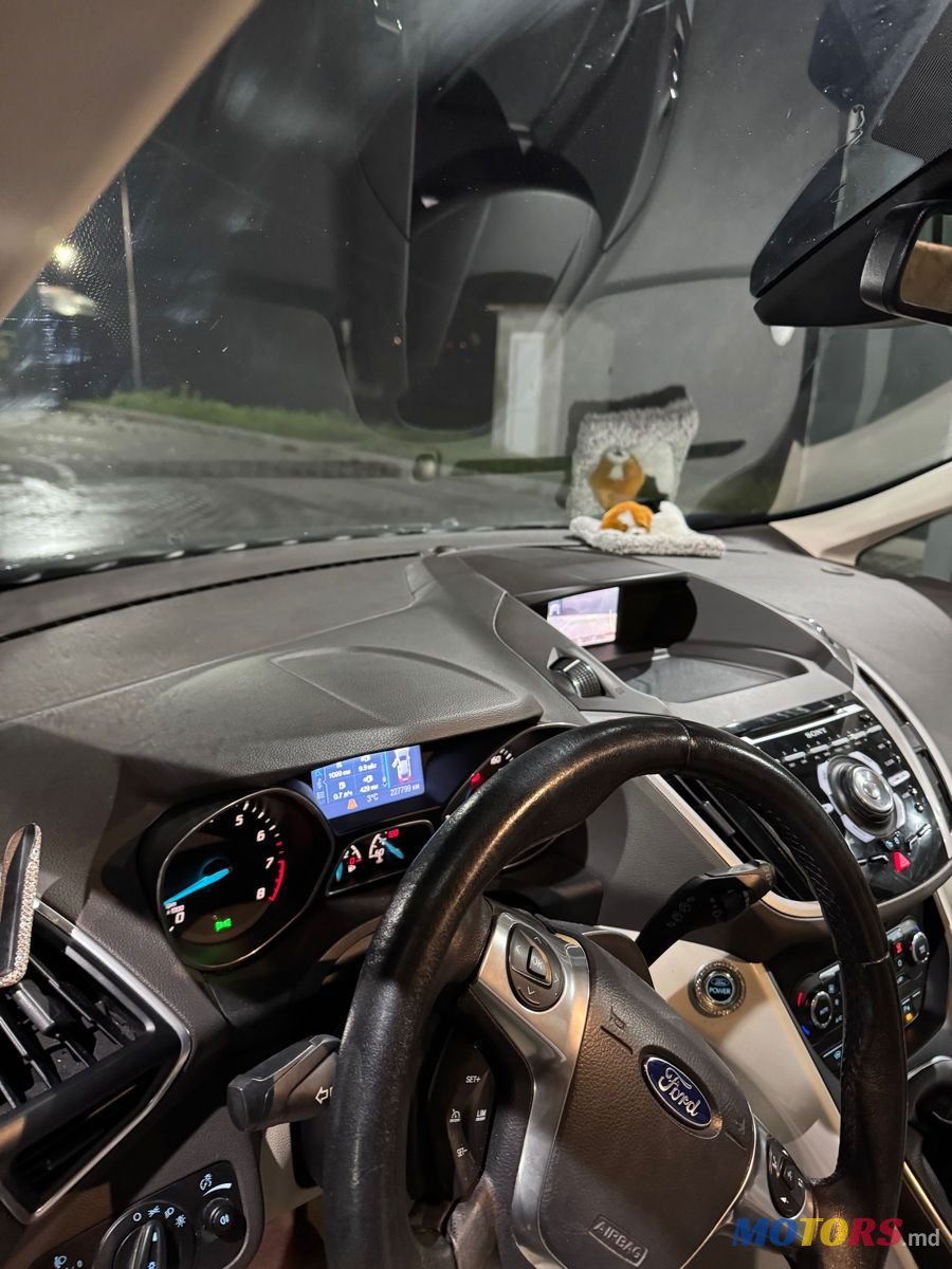 2013' Ford C-MAX photo #6