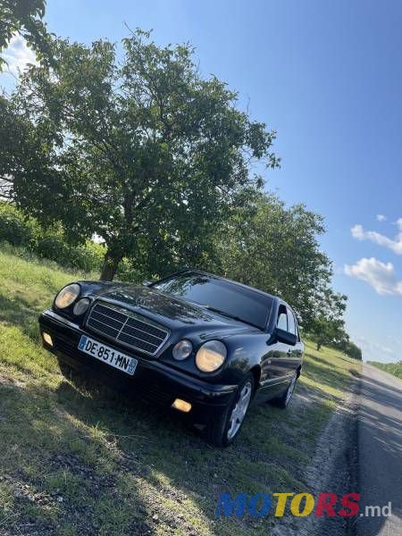 1999' Mercedes-Benz E photo #3