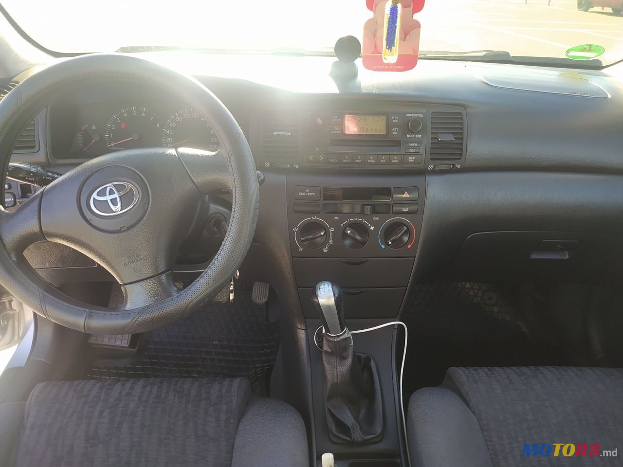 2004' Toyota Corolla photo #6