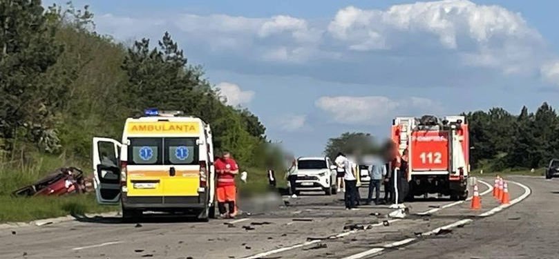 Accident grav la Ialoveni: Trei persoane au decedat și trei sunt rănite