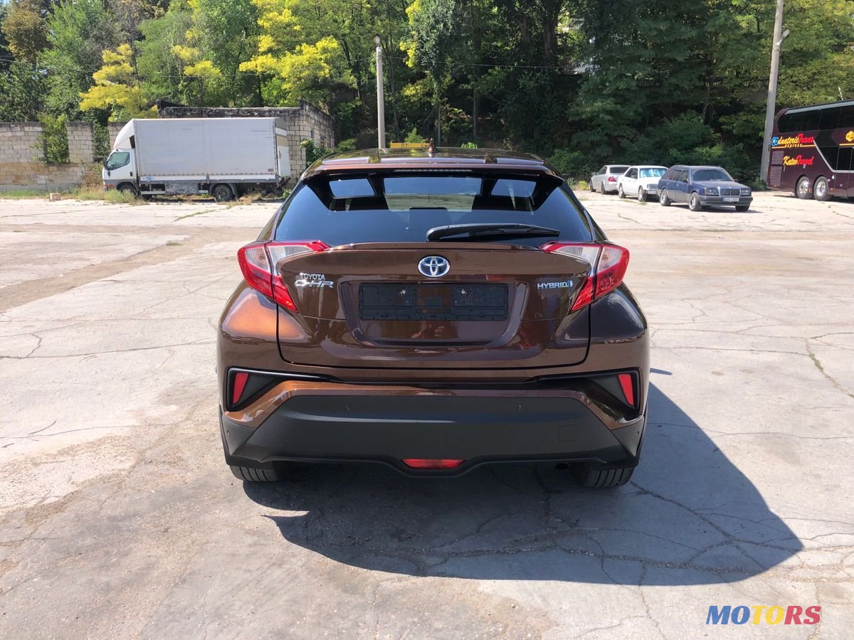 2017' Toyota C-HR photo #4