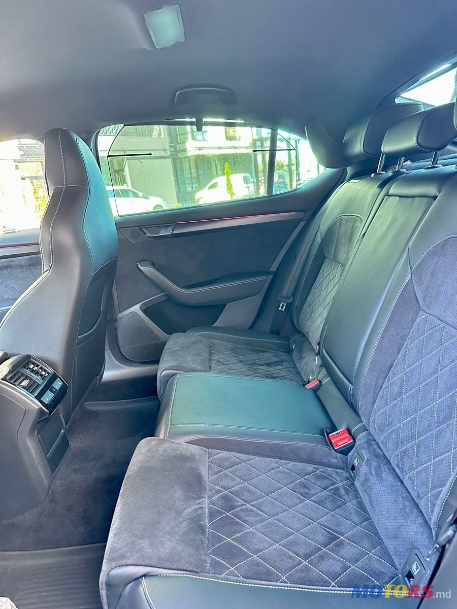 2020' Skoda Superb photo #5