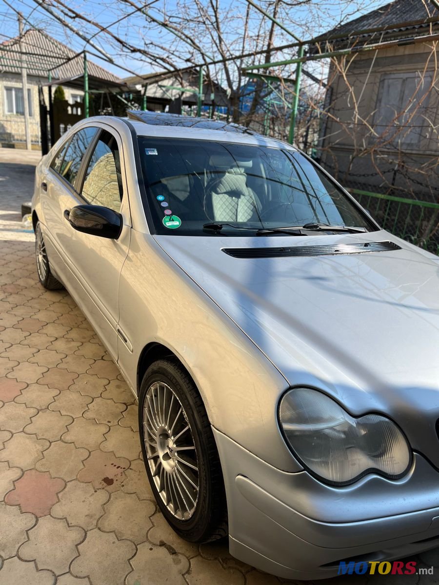 2002' Mercedes-Benz C-Class photo #3