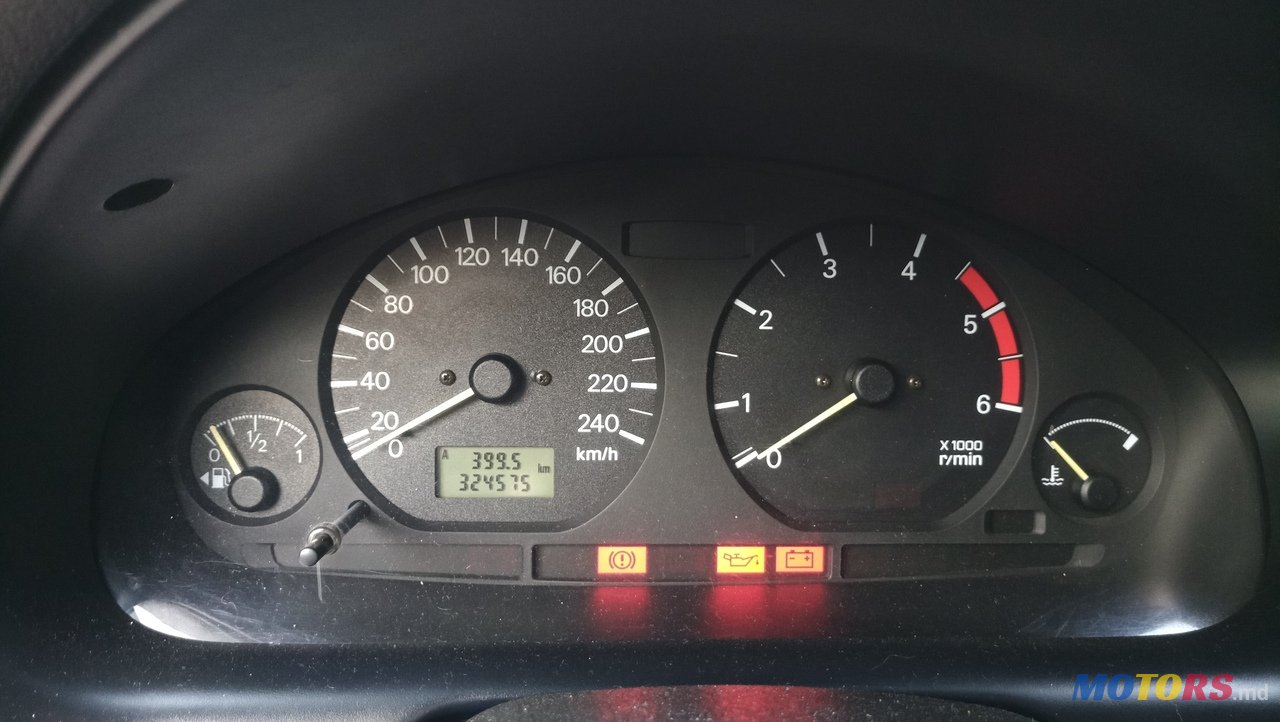 2003' Mitsubishi Carisma photo #6