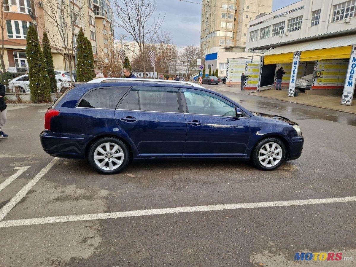 2008' Toyota Avensis photo #6