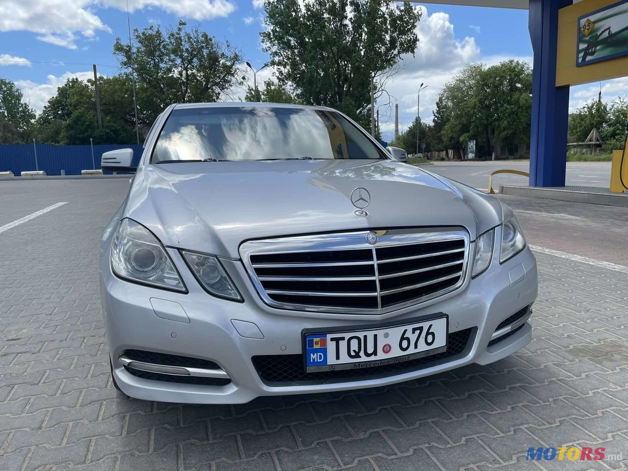 2011' Mercedes-Benz E Класс photo #1