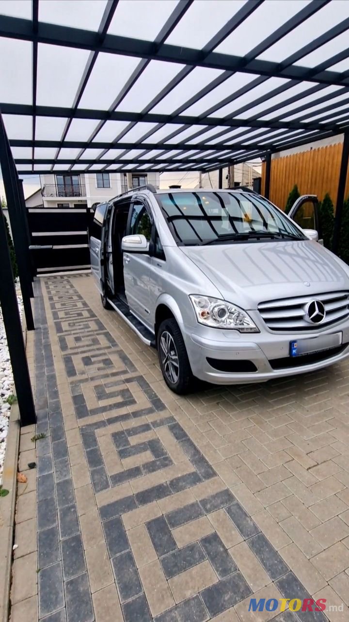 2011' Mercedes-Benz Viano photo #1