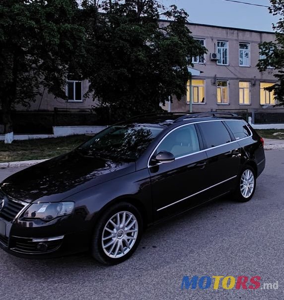 2009' Volkswagen Passat photo #2