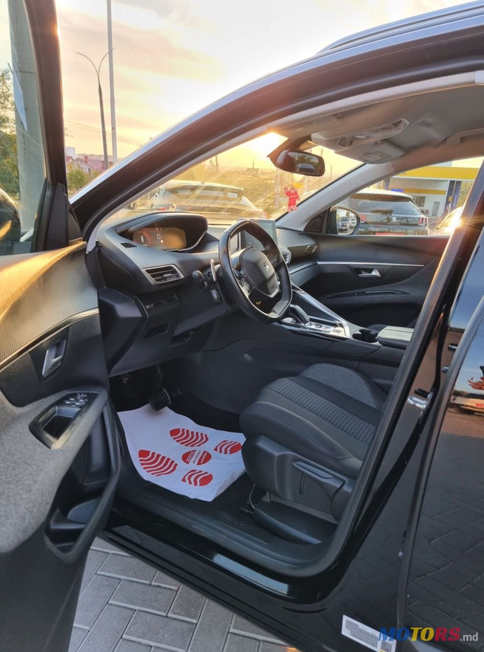 2018' Peugeot 5008 photo #5