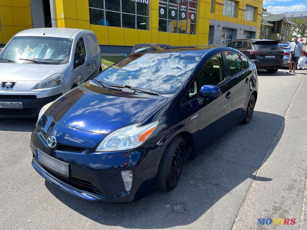 2012' Toyota Prius photo #2