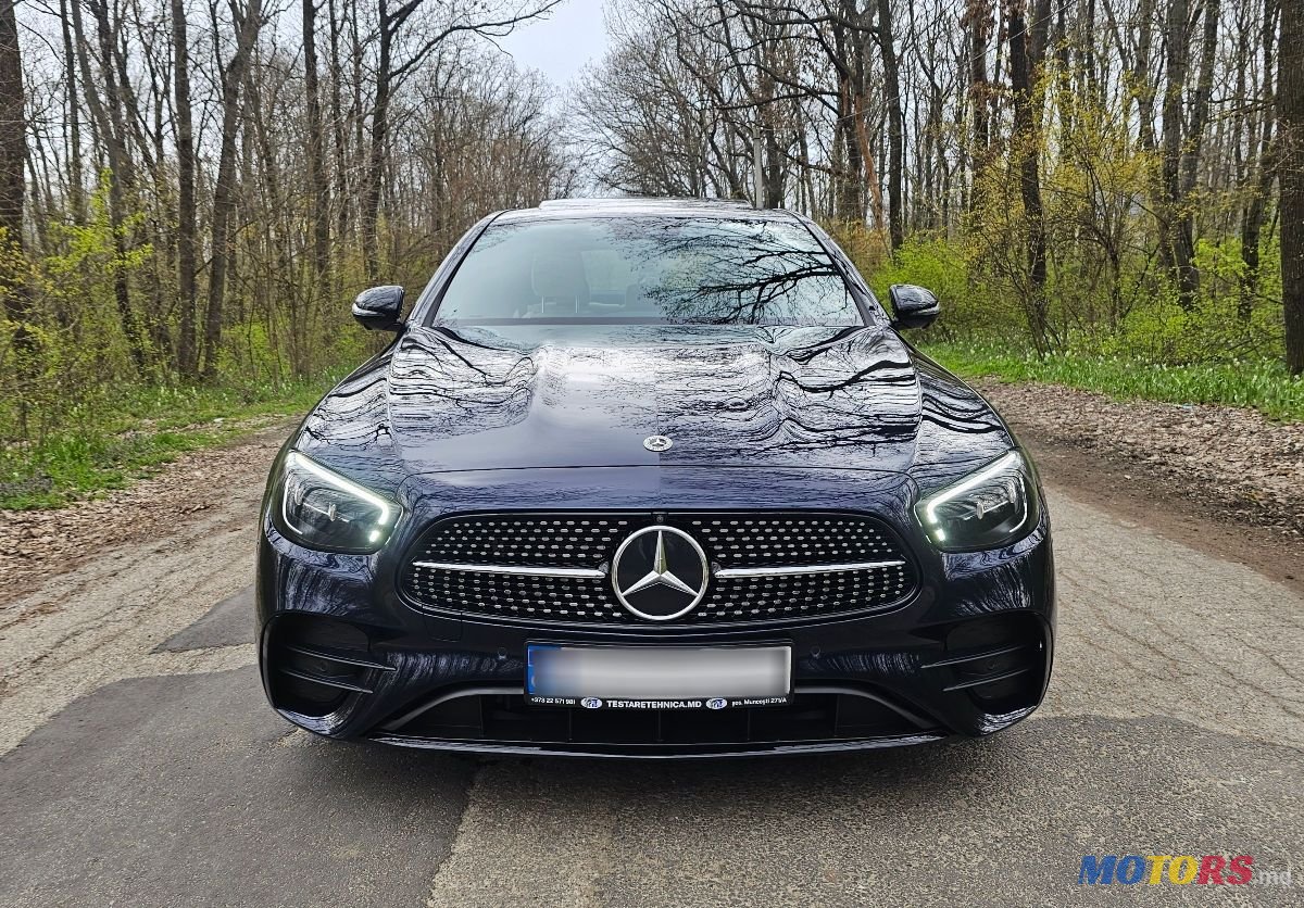 2022' Mercedes-Benz E-Class photo #2