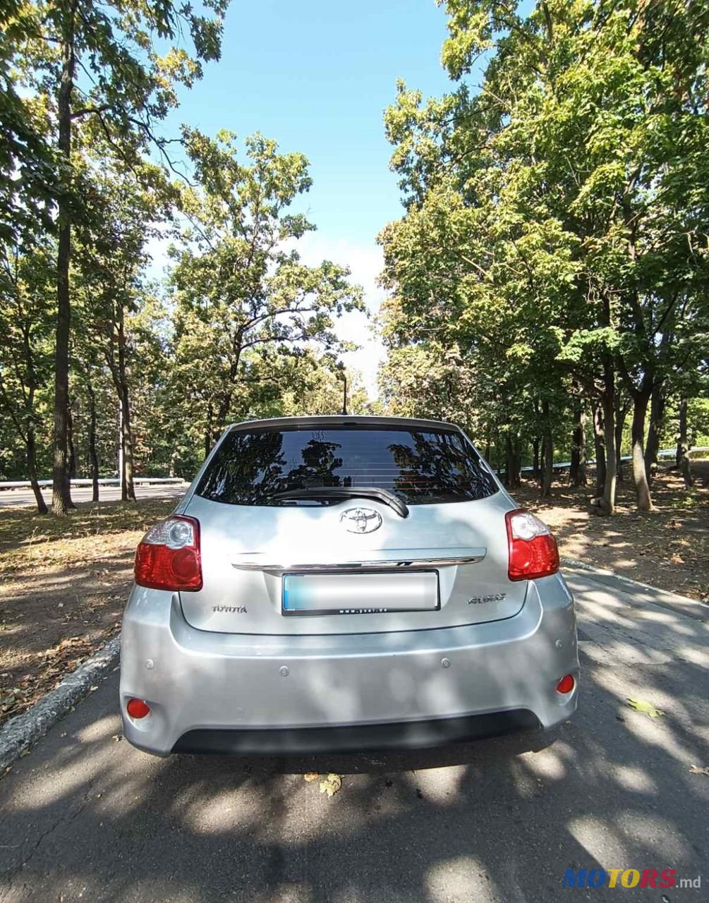 2010' Toyota Auris photo #2