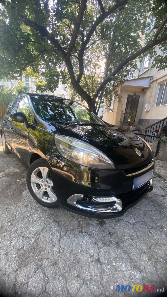 2012' Renault Scenic photo #1