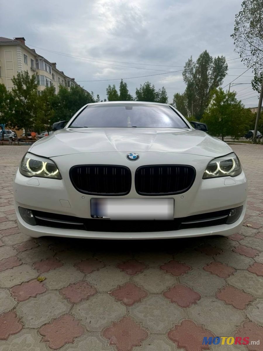 2013' BMW 5 Series photo #3