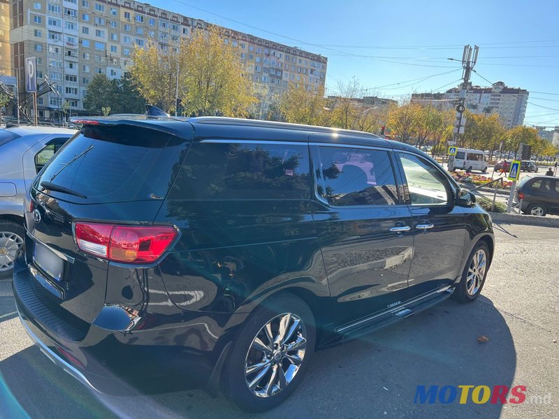 2017' Kia Carnival photo #4