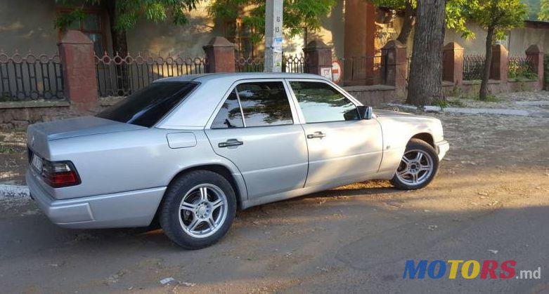 1993' Mercedes-Benz 124 photo #1