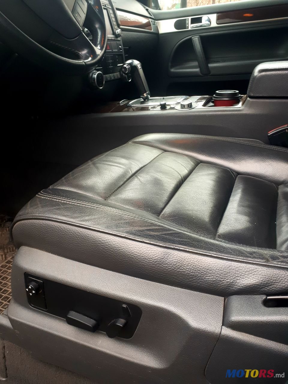 2006' Volkswagen Touareg photo #2