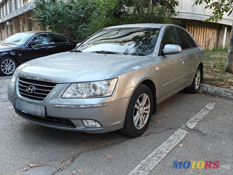 2009' Hyundai Sonata photo #3