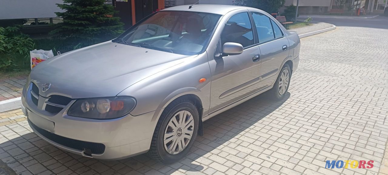 2004' Nissan Almera photo #1