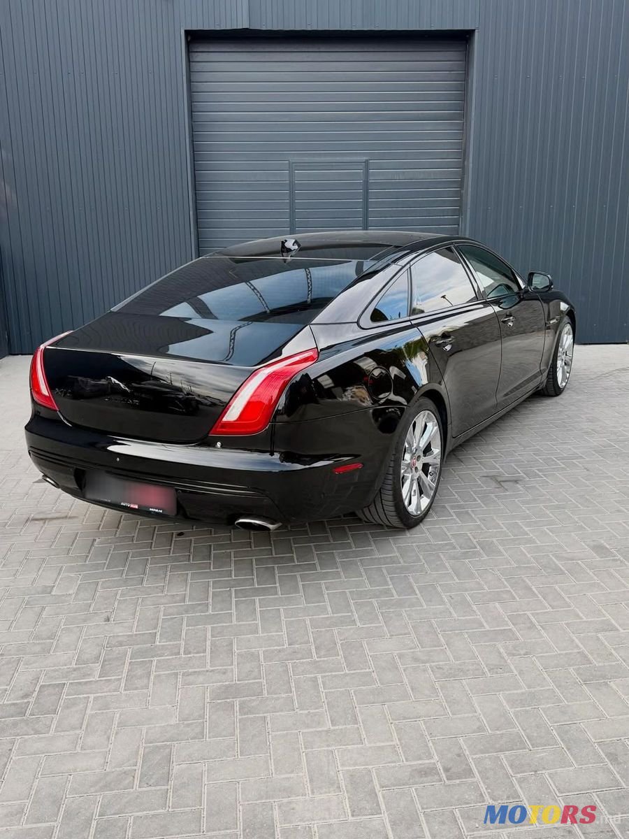 2016' Jaguar XJ photo #4