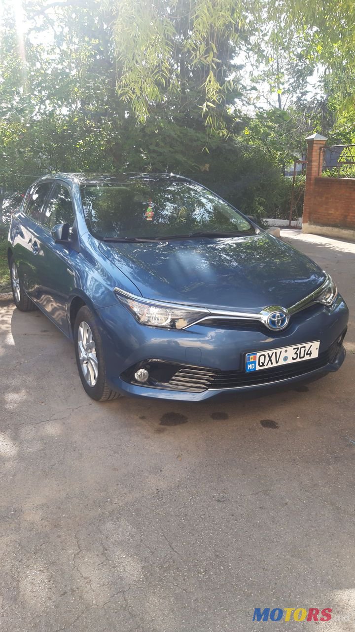 2015' Toyota Auris photo #2