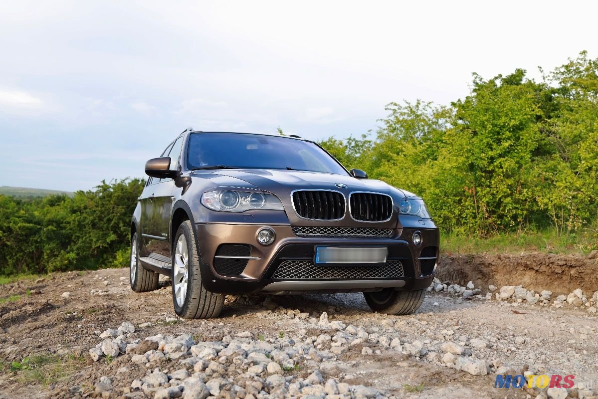2011' BMW X5 photo #1