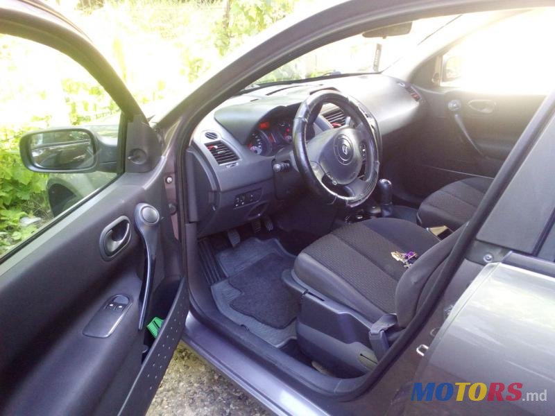 2004' Renault Megane photo #5