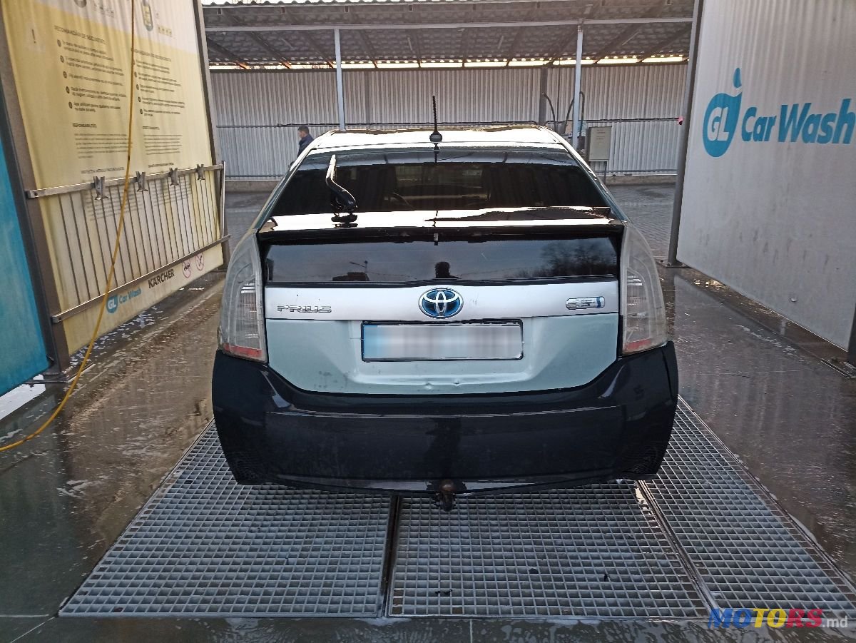 2012' Toyota Prius photo #6