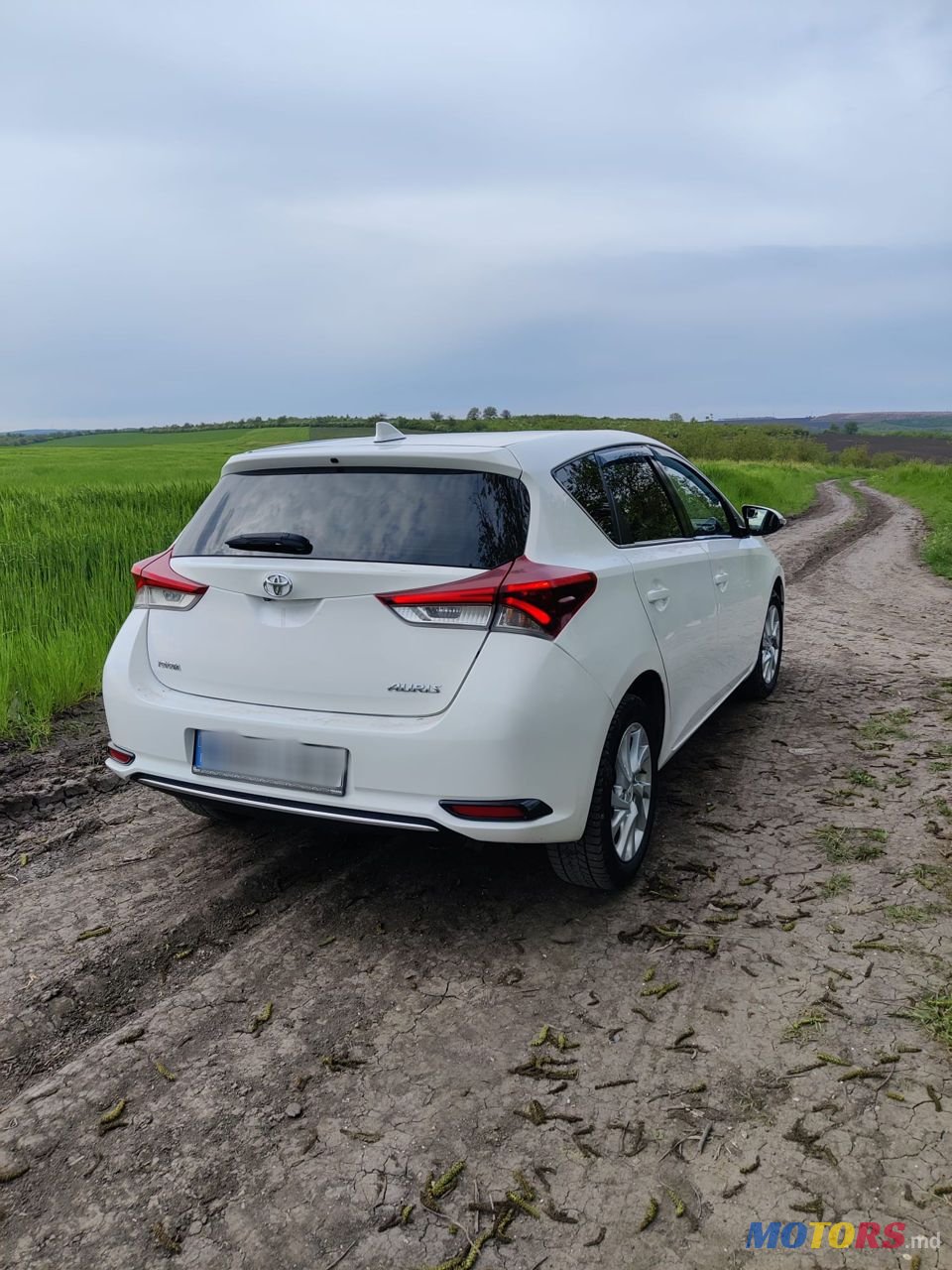 2015' Toyota Auris photo #5