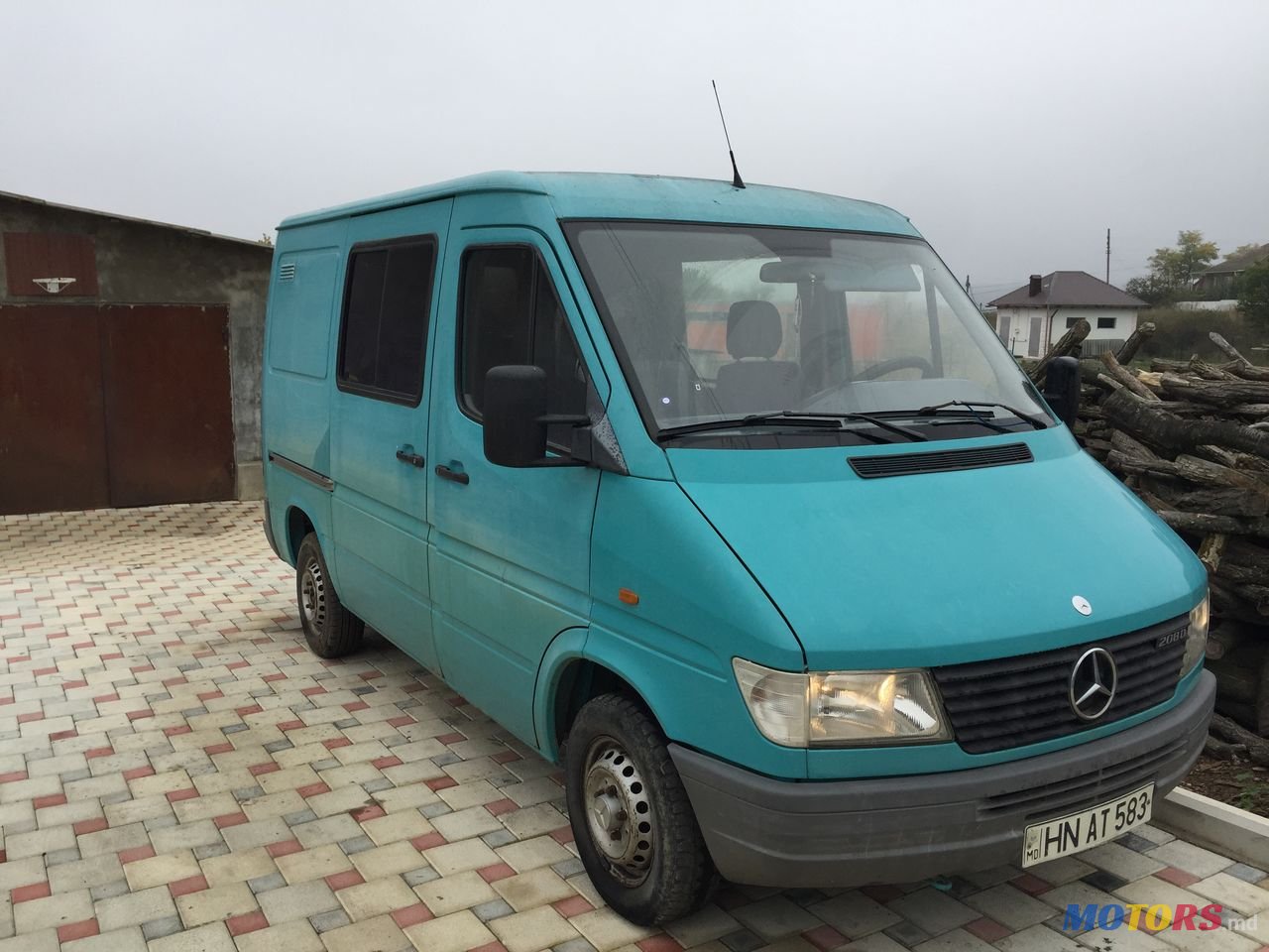 2008' Mercedes-Benz 208d photo #1