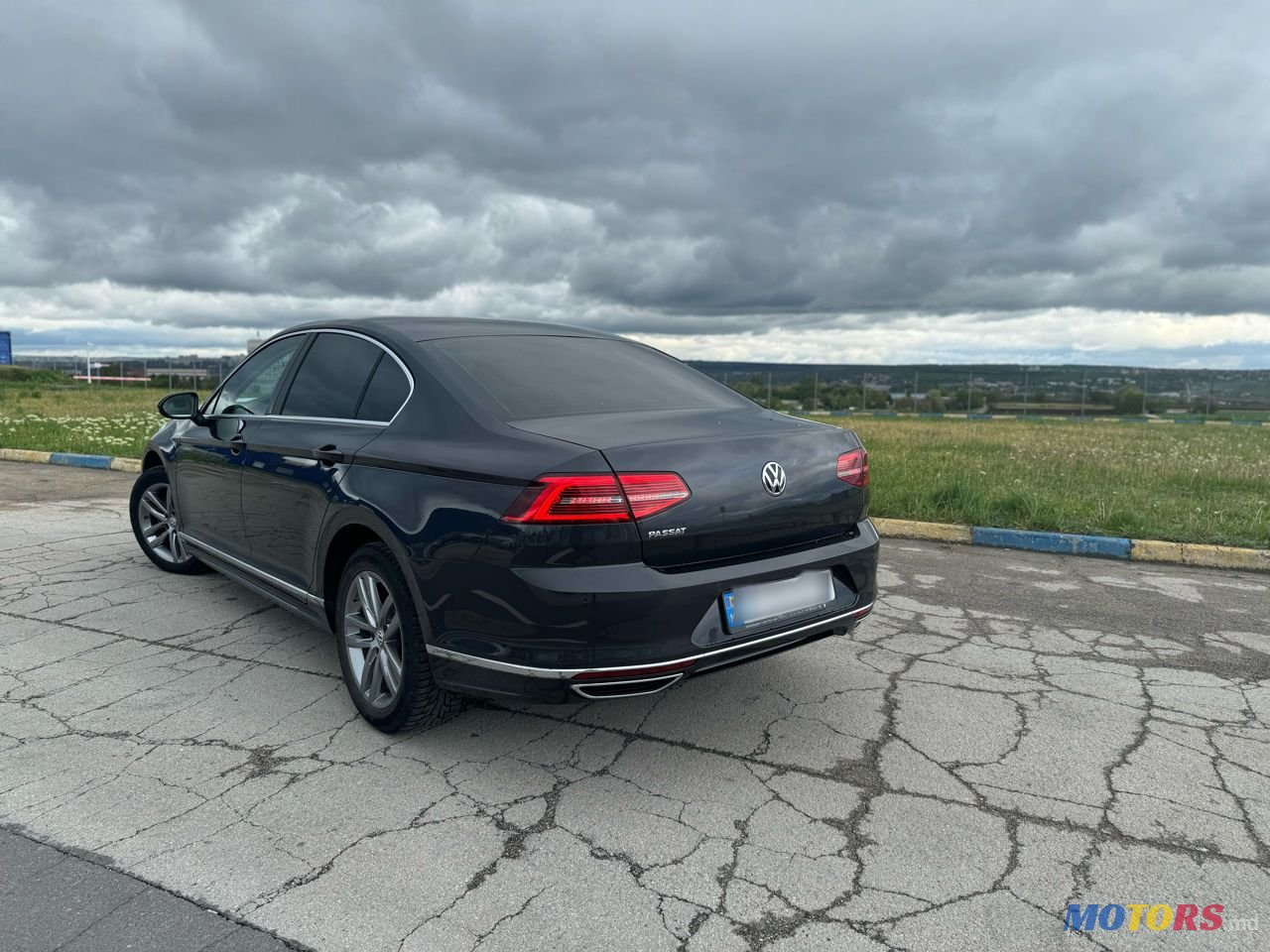 2017' Volkswagen Passat photo #3