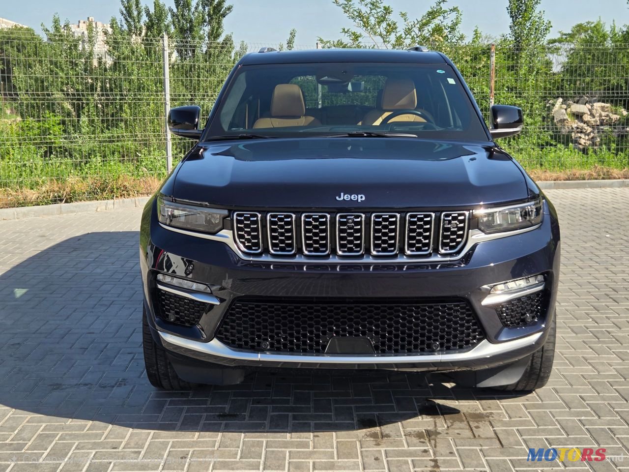 2022' Jeep Grand Cherokee photo #1