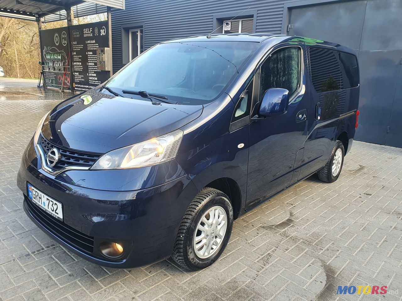 2013' Nissan Nv200 photo #2