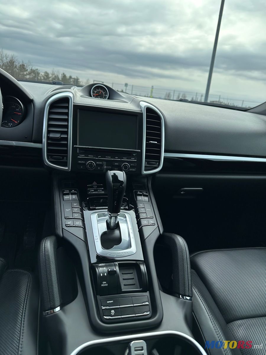 2016' Porsche Cayenne photo #4