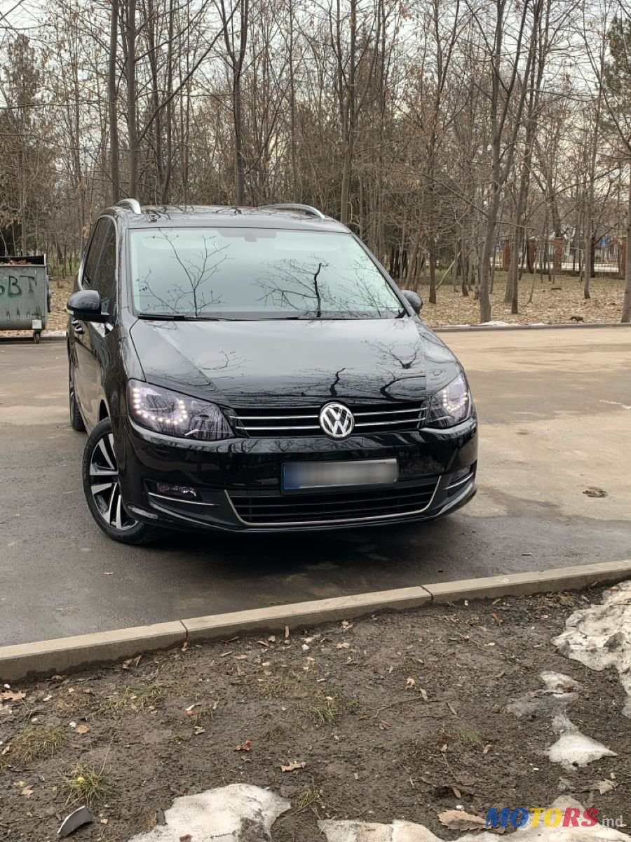 2017' Volkswagen Sharan photo #1
