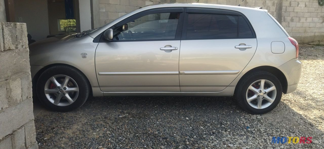 2005' Toyota Corolla photo #2