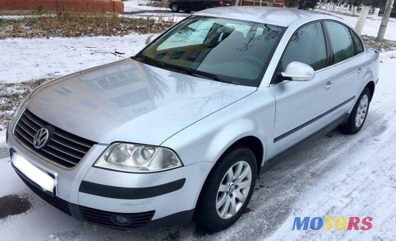 2004' Volkswagen Passat photo #1