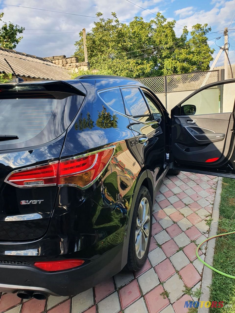 2013' Hyundai Santa Fe photo #2