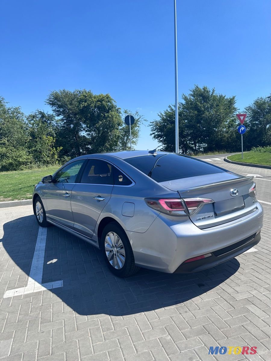 2016' Hyundai Sonata photo #5