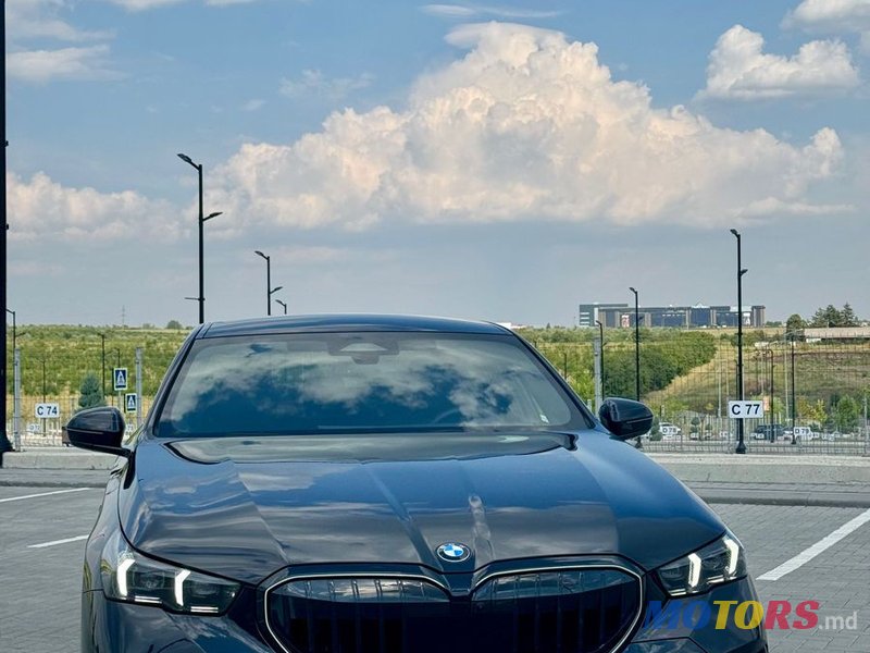 2023' BMW 5 Series photo #1