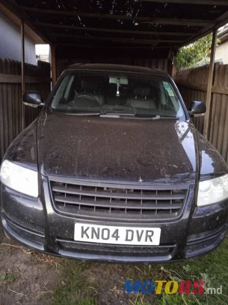 2004' Volkswagen Touareg photo #1