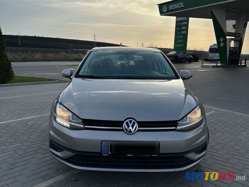 2017' Volkswagen Golf photo #1