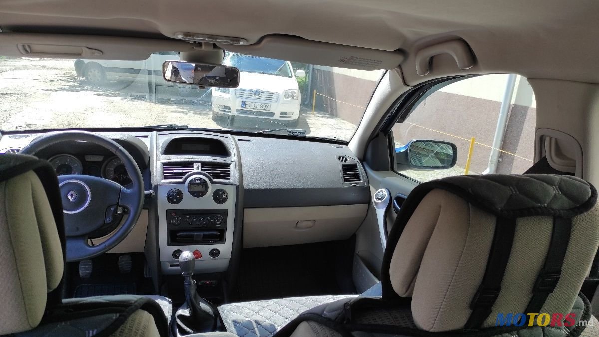 2008' Renault Megane photo #6