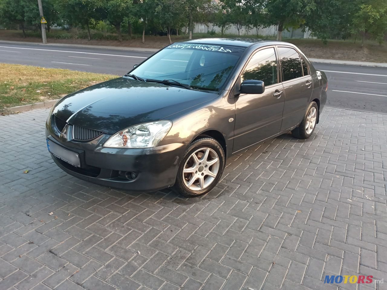 2004' Mitsubishi Lancer photo #4