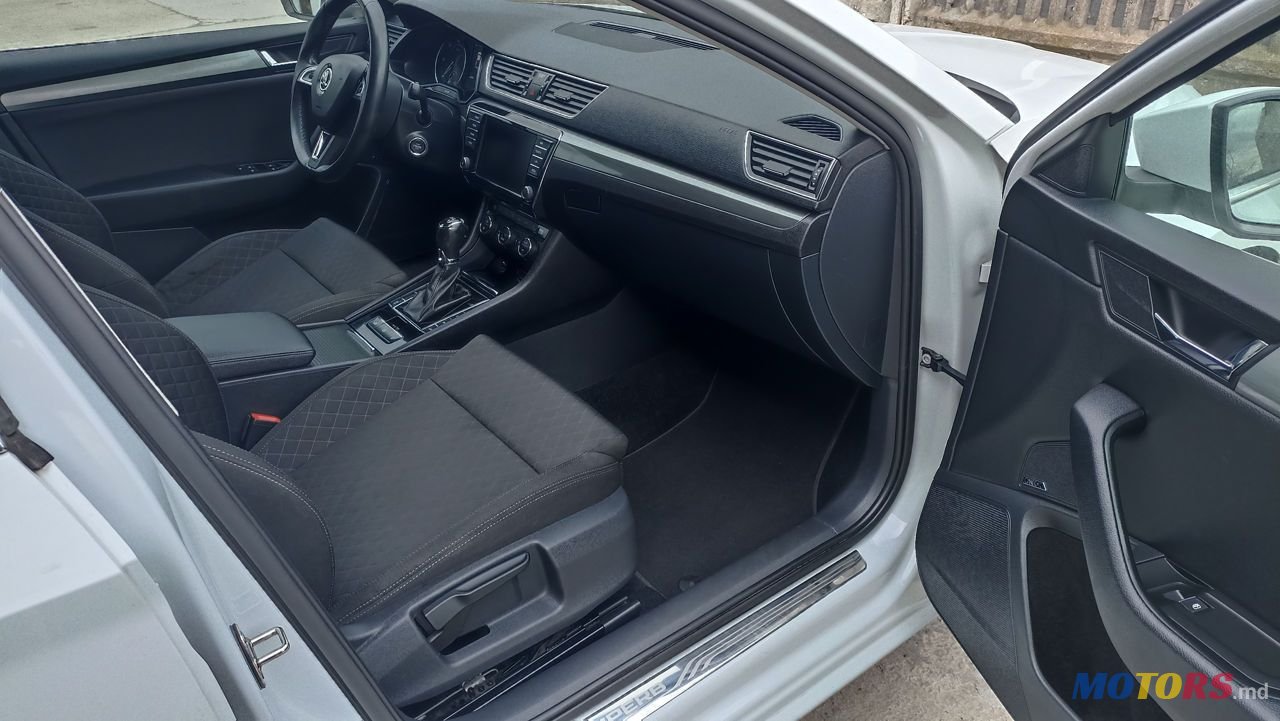2016' Skoda Superb photo #6
