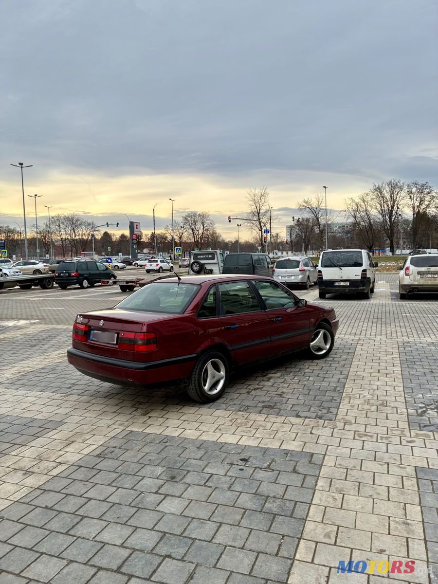 1995' Volkswagen Passat photo #3