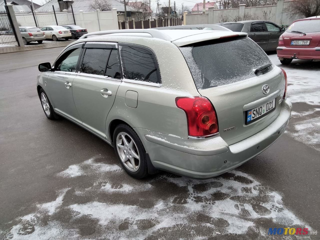 2004' Toyota Avensis photo #4