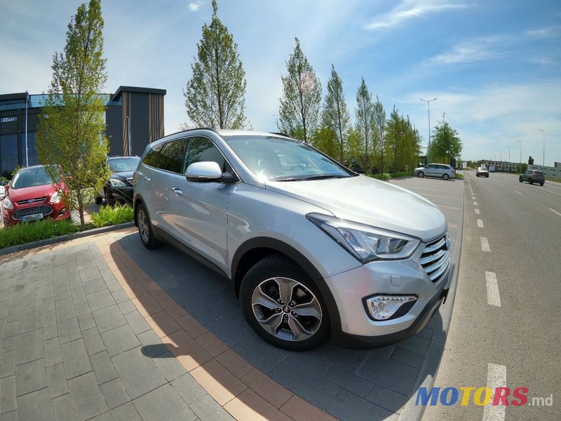 2014' Hyundai Santa Fe photo #3