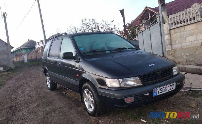1998' Mitsubishi Space Wagon photo #5